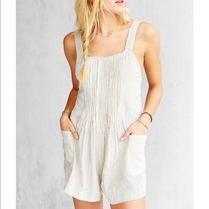 Urban Outfitters White Oak Romper Size M